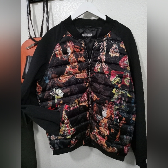 Bomber jacket - Picture 2 of 3